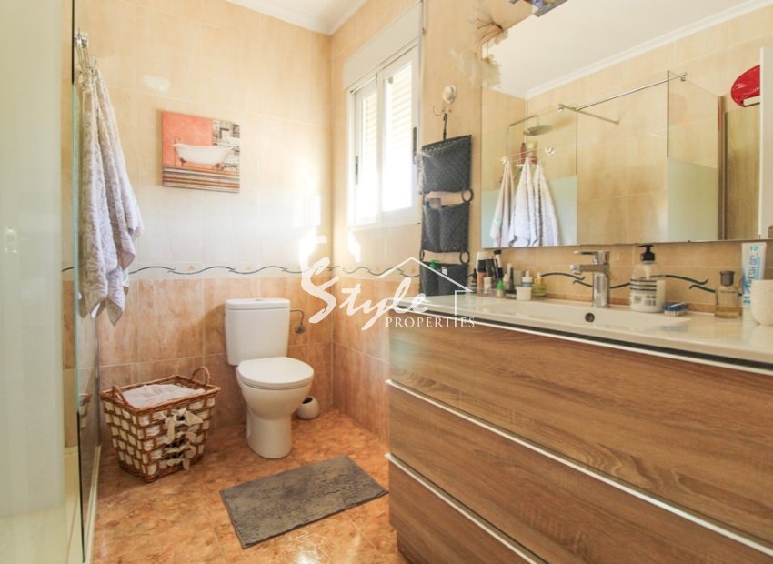 Resale - Villa - Cabo Roig