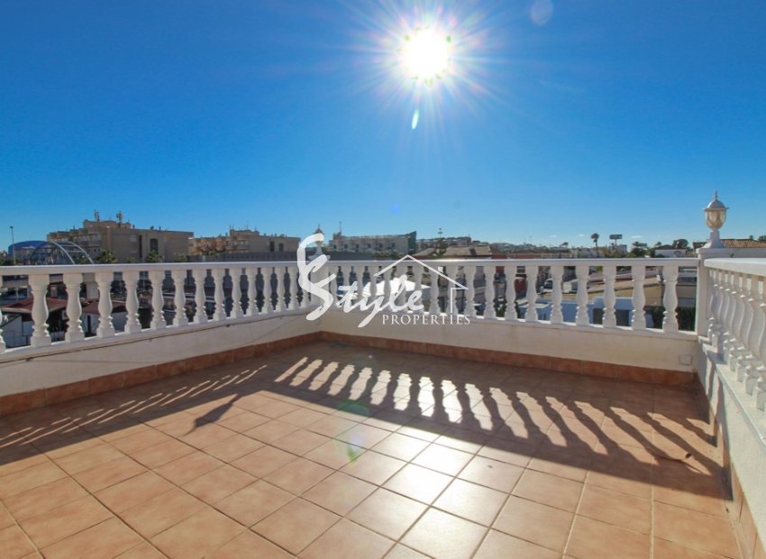 Resale - Villa - Cabo Roig