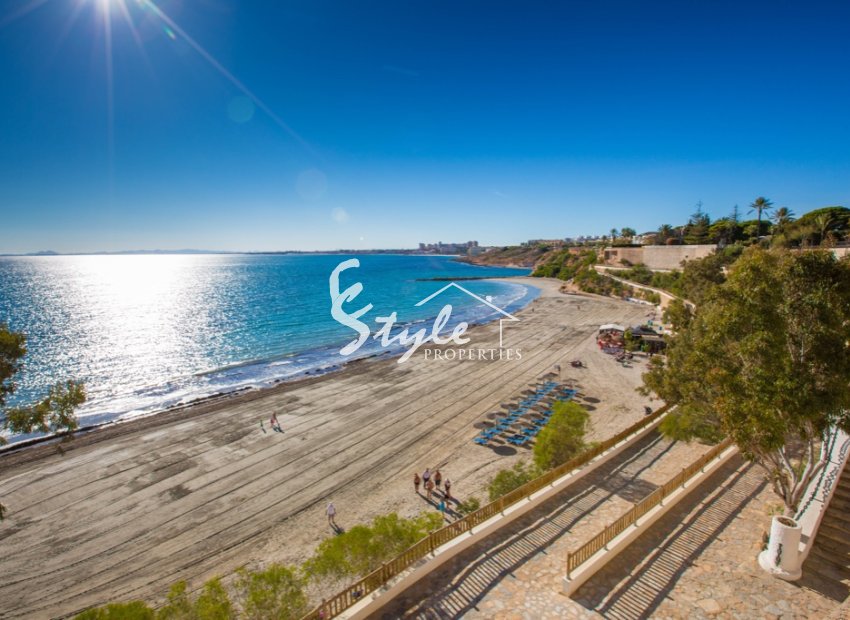 Resale - Villa - Cabo Roig