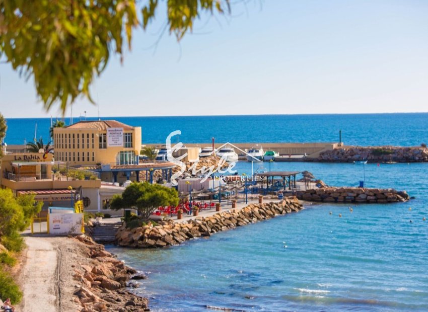 Resale - Villa - Cabo Roig