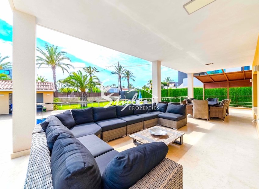 Resale - Villa - Cabo Roig