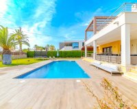 Resale - Villa - Cabo Roig