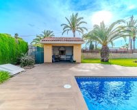 Resale - Villa - Cabo Roig