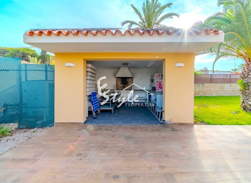 Resale - Villa - Cabo Roig