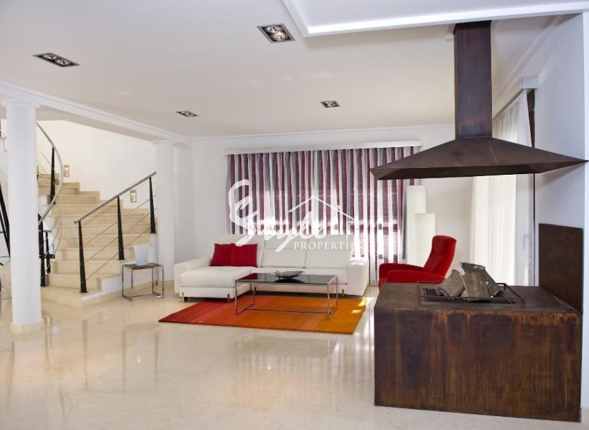 Resale - Villa - Cabo Roig