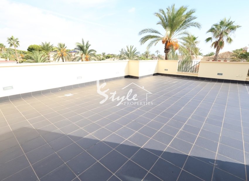 Resale - Villa - Cabo Roig