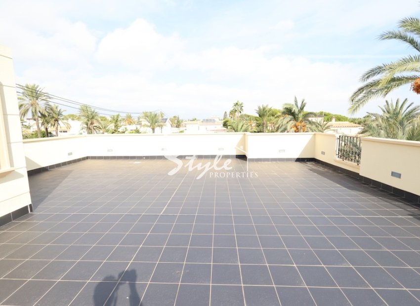 Resale - Villa - Cabo Roig