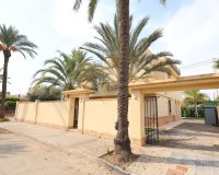 Resale - Villa - Cabo Roig