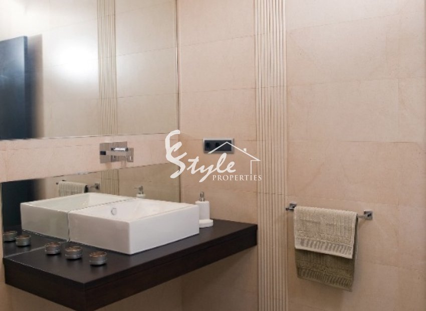 Resale - Villa - Cabo Roig