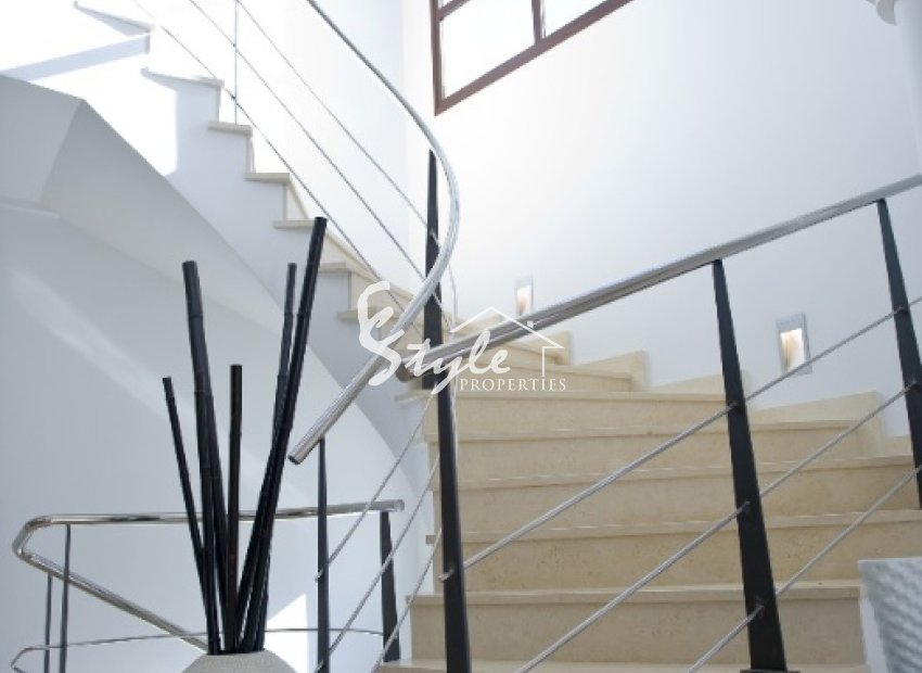 Resale - Villa - Cabo Roig