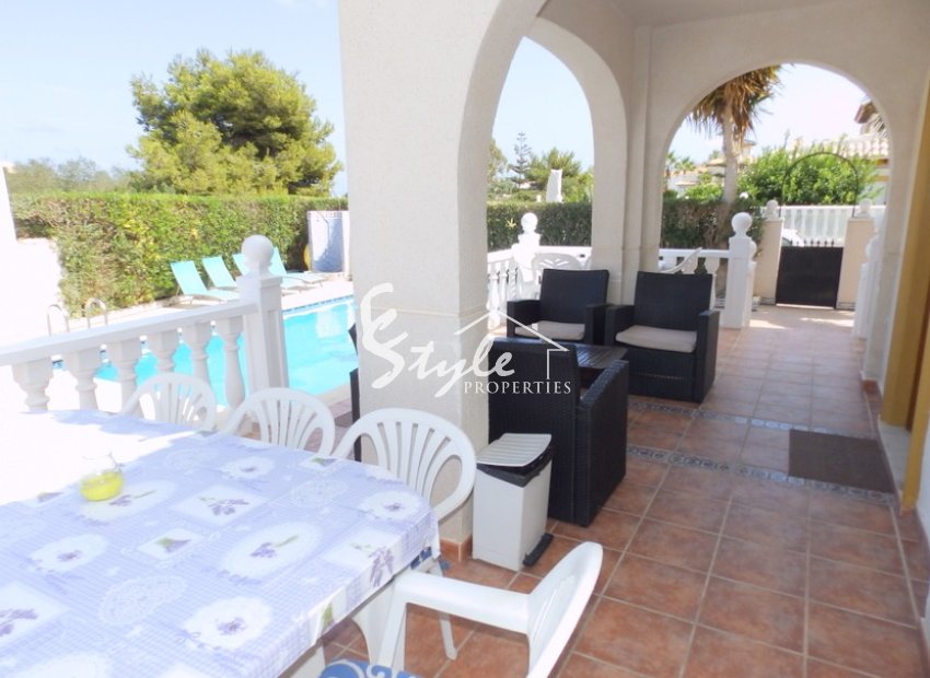Resale - Villa - Cabo Roig