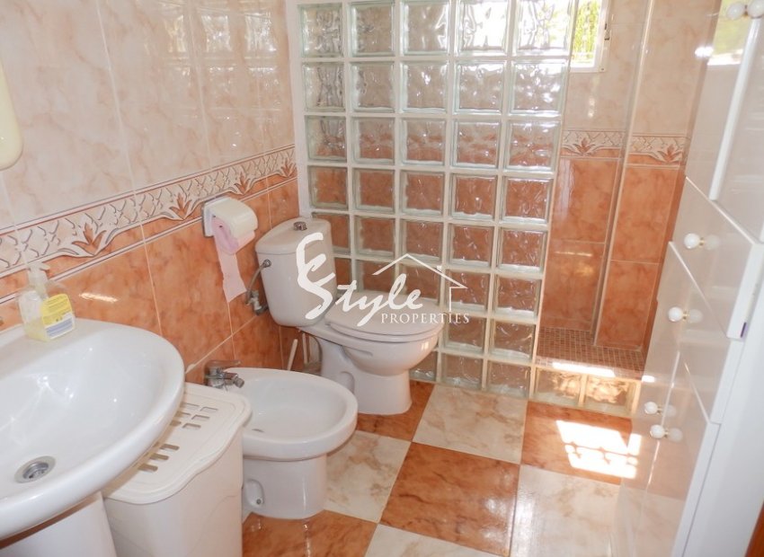 Resale - Villa - Cabo Roig