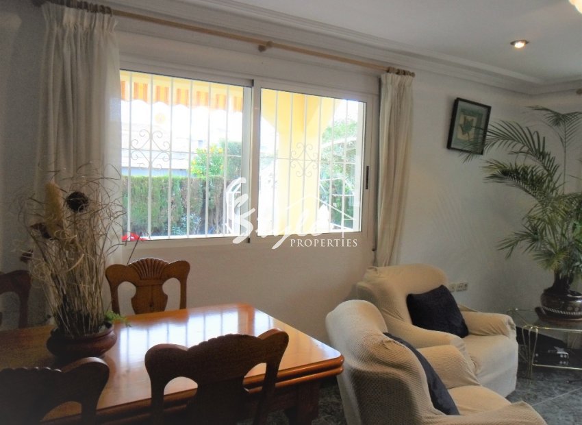 Resale - Villa - Cabo Roig