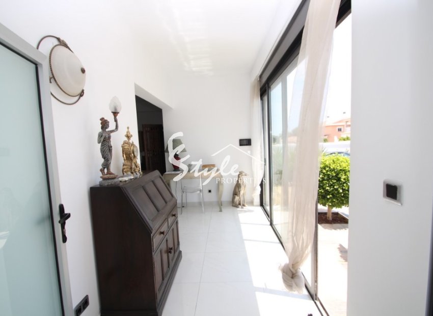 Resale - Villa - Cabo Roig