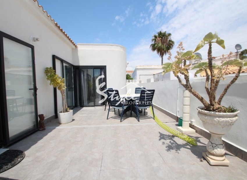 Resale - Villa - Cabo Roig