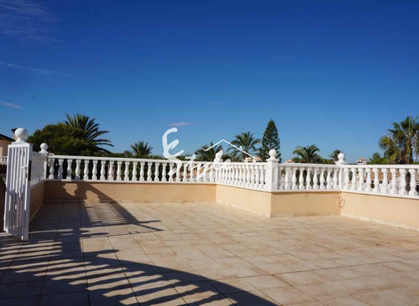 Resale - Villa - Cabo Roig