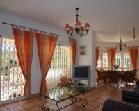 Resale - Villa - Cabo Roig