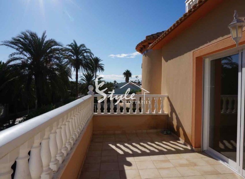 Resale - Villa - Cabo Roig