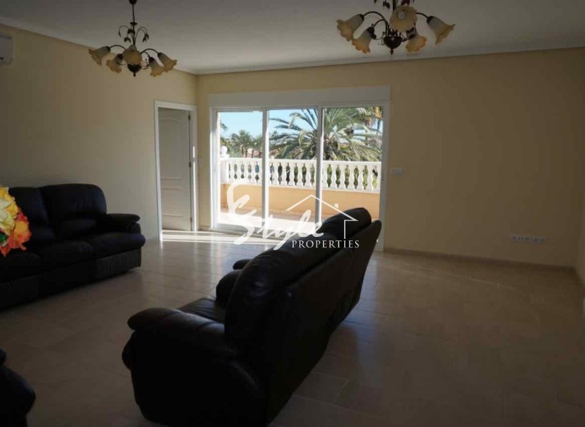 Resale - Villa - Cabo Roig