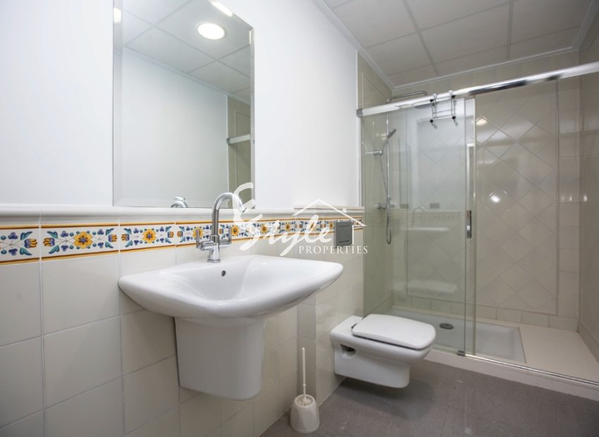 Resale - Villa - Cabo Roig