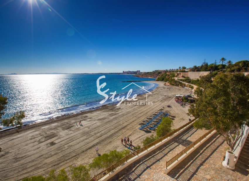 Resale - Villa - Cabo Roig