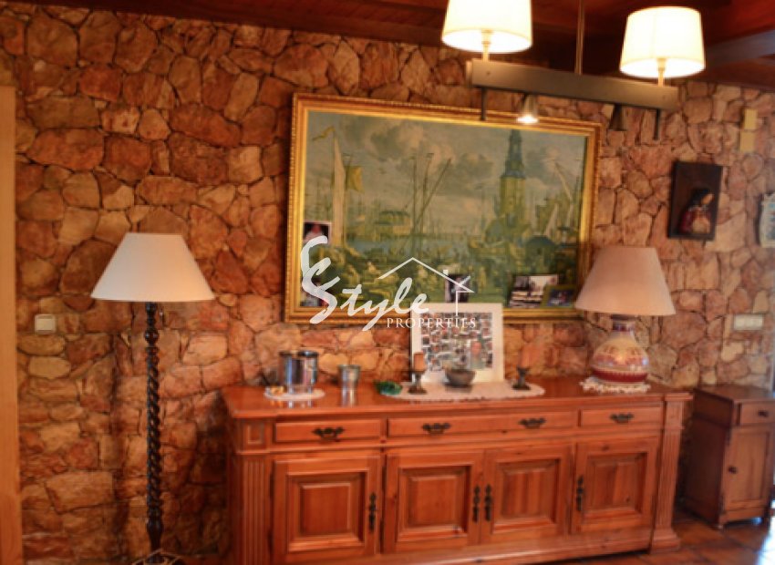 Resale - Villa - Cabo Roig