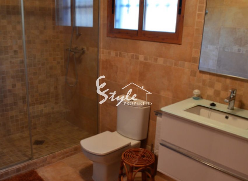 Resale - Villa - Cabo Roig