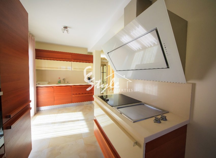 Resale - Villa - Cabo Roig