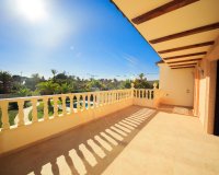Resale - Villa - Cabo Roig