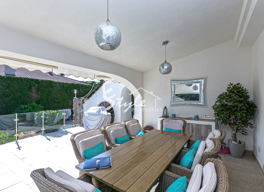 Resale - Villa - Campoamor - Lomas de Don Juan