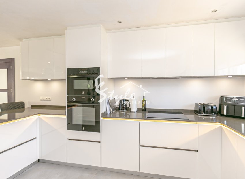 Resale - Villa - Campoamor - Lomas de Don Juan