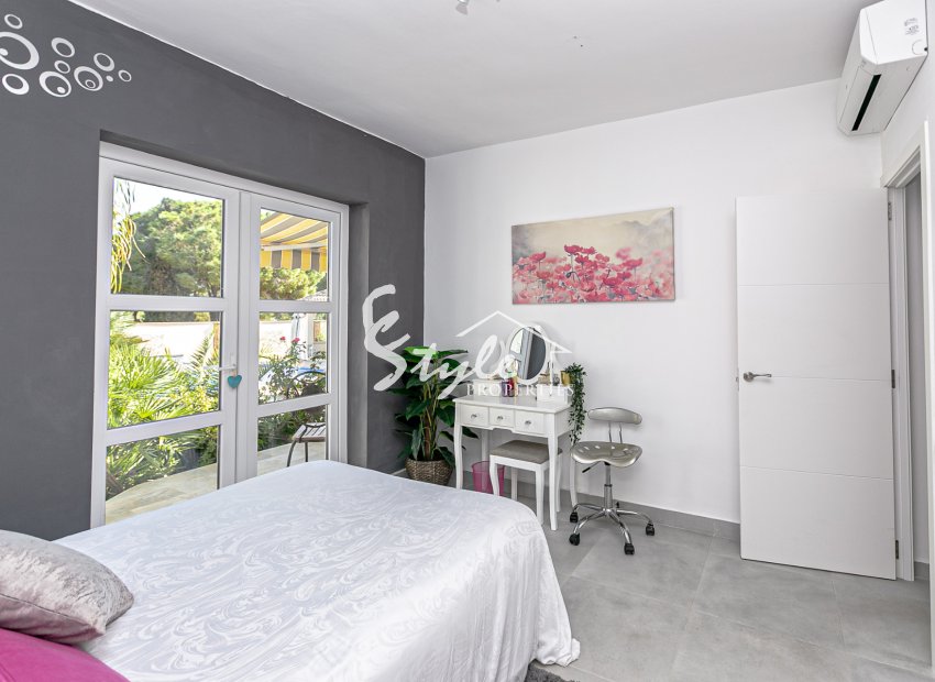 Resale - Villa - Campoamor - Lomas de Don Juan