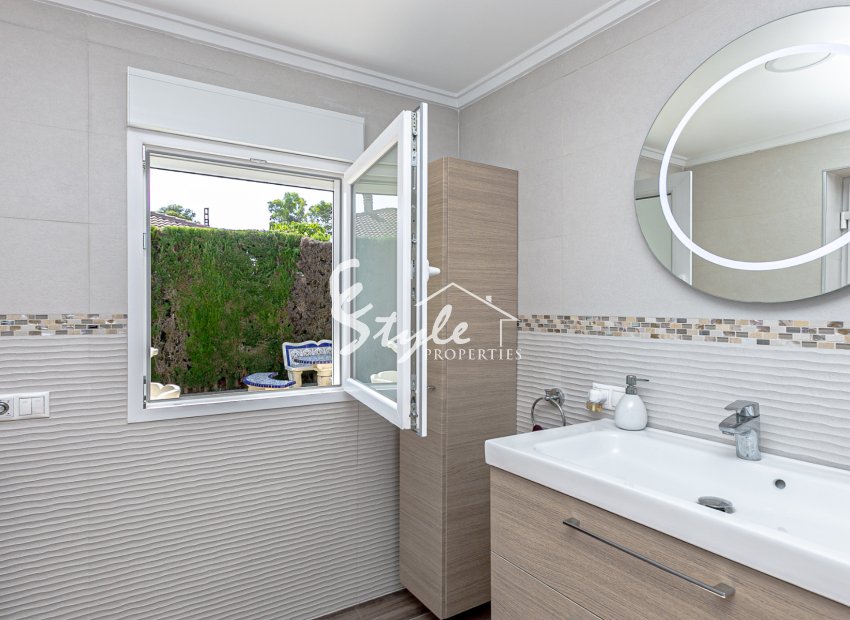 Resale - Villa - Campoamor - Lomas de Don Juan