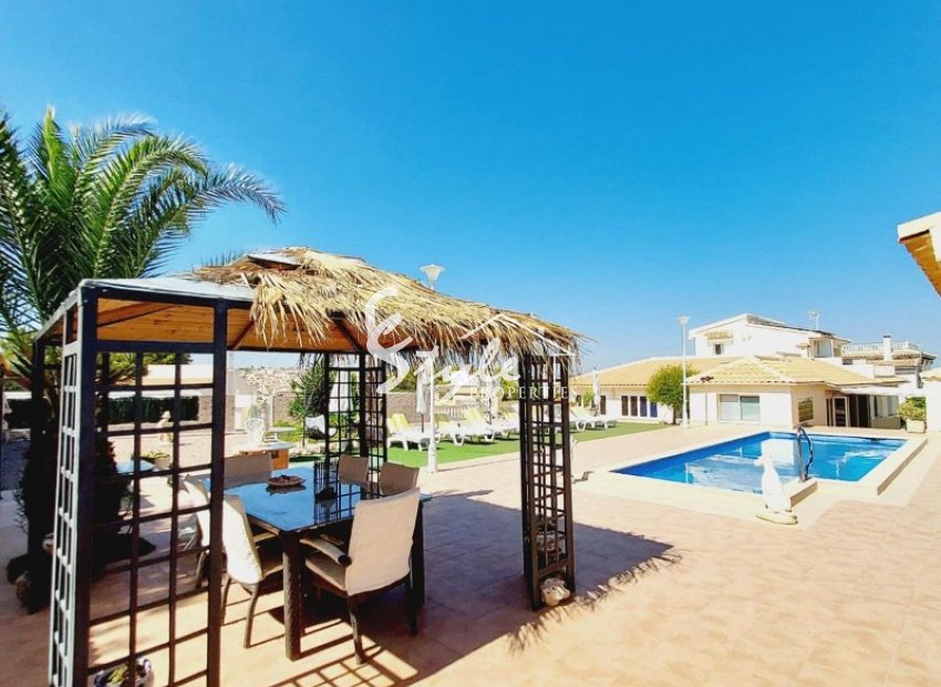 Resale - Villa - Campoamor