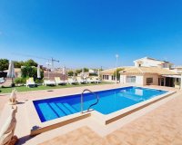 Resale - Villa - Campoamor