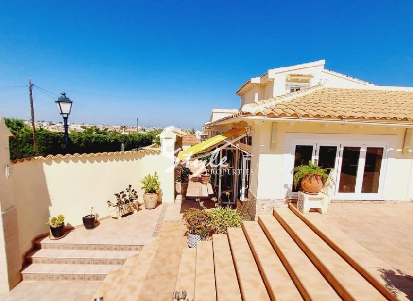Resale - Villa - Campoamor