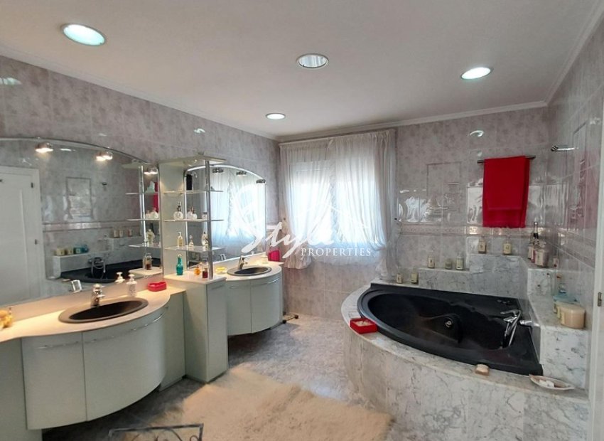 Resale - Villa - Campoamor