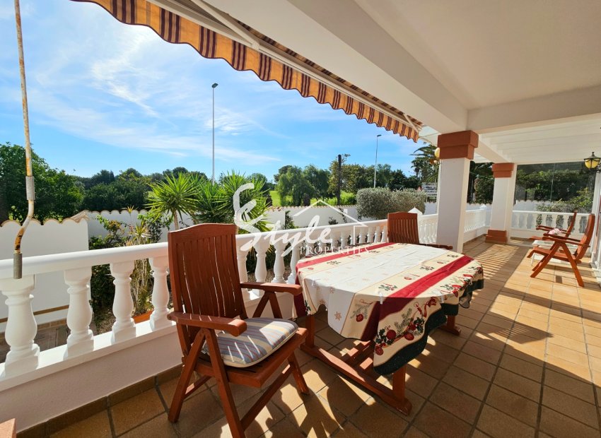 Resale - Villa - Campoamor