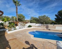Resale - Villa - Campoamor