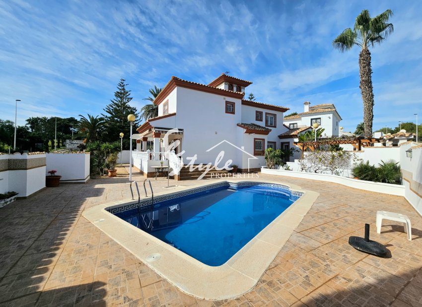 Resale - Villa - Campoamor