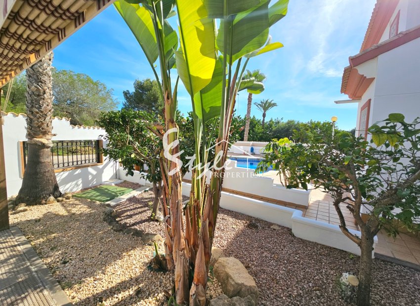 Resale - Villa - Campoamor