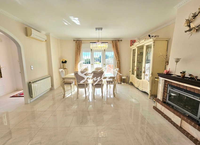 Resale - Villa - Campoamor