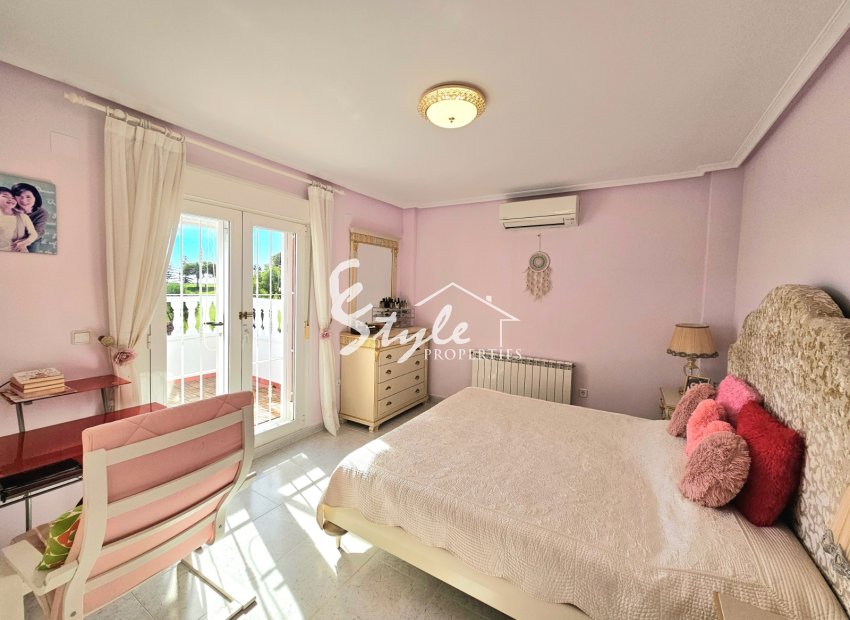 Resale - Villa - Campoamor