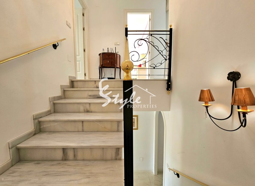 Resale - Villa - Campoamor