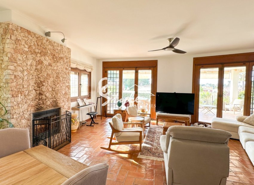 Resale - Villa - Campoamor