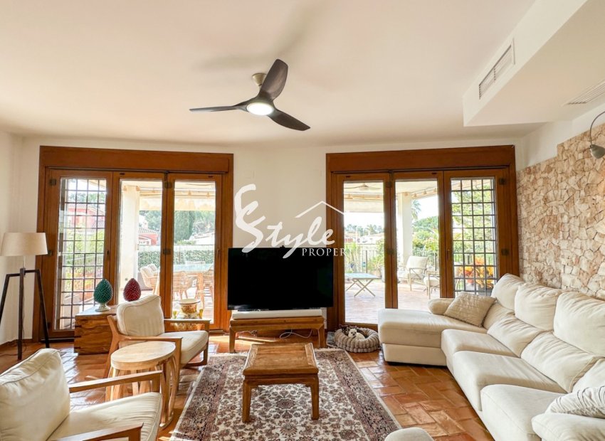 Resale - Villa - Campoamor