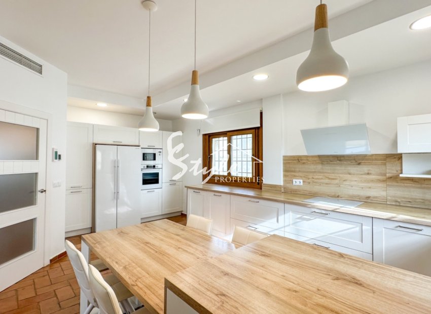 Resale - Villa - Campoamor