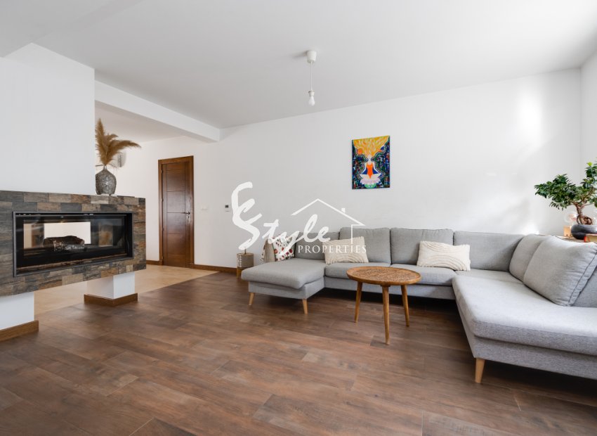 Resale - Villa - Ciudad Quesada - avenida de las Naciones