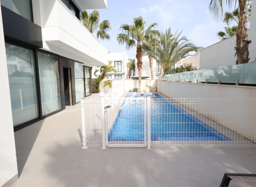 Resale - Villa - Ciudad Quesada