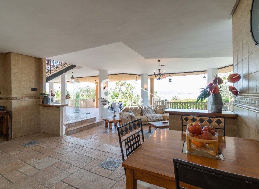 Resale - Villa - Costa Blanca - Orihuela Costa
